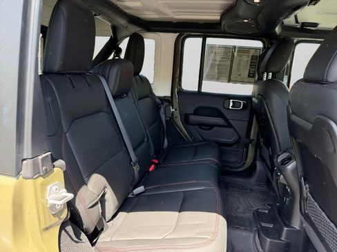 Used 2026 Jeep Wrangler Unlimited Rubicon w/ Technology Group AWD/4WD image 18