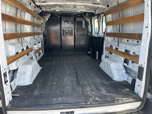 Used 2022 Ford Transit 250 Low Roof w/ Exterior Upgrade Package RWD image 8