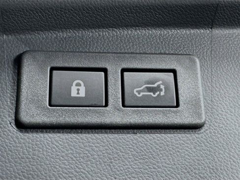 Used 2023 Subaru Outback Onyx Edition image 32