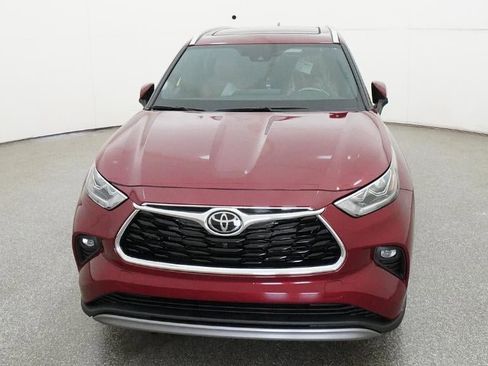 New 2026 Toyota Highlander Platinum image 15