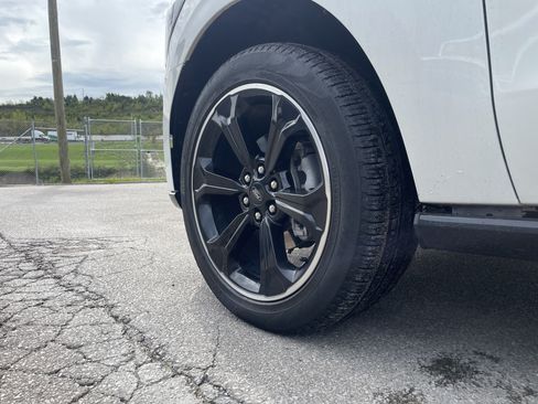 Used 2024 Ford Expedition Limited AWD/4WD image 8