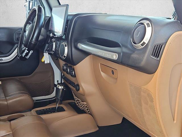 Used 2011 Jeep Wrangler Unlimited Sahara w/ Connectivity Group AWD/4WD image 19