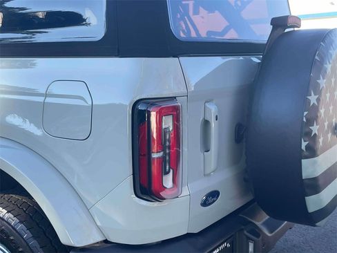 Used 2022 Ford Bronco Outer Banks image 9