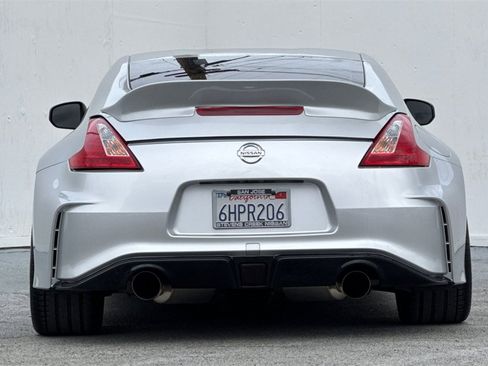 Used 2009 Nissan 370Z Touring w/ Sport Pkg image 5