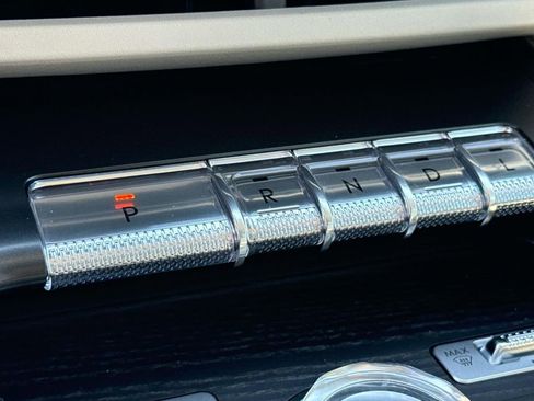 Used 2026 Lincoln Nautilus Reserve image 26