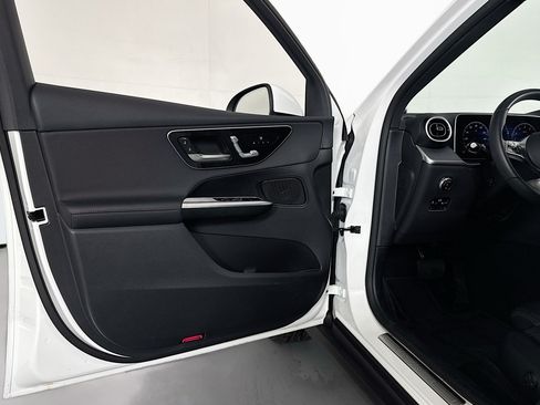 Certified 2026 Mercedes-Benz GLC 300 image 22