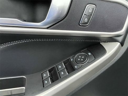 Used 2021 Ford Explorer XLT w/ Equipment Group 202A image 16