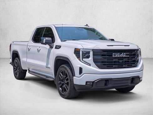 Used 2023 GMC Sierra 1500 Elevation w/ Preferred Package AWD/4WD image 3