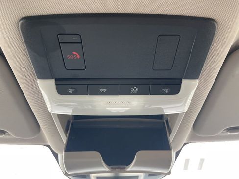 Used 2025 Nissan Rogue SV AWD/4WD image 18