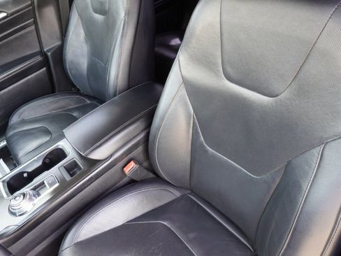 Used 2018 Ford Fusion Titanium image 11