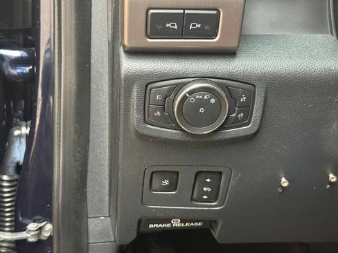 Used 2022 Ford F350 Platinum w/ Tremor Off-Road Package AWD/4WD image 24