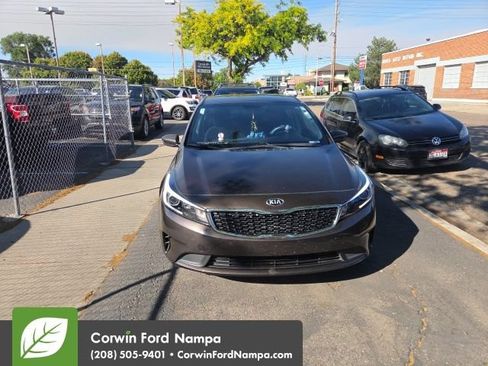 Used 2017 Kia Forte LX w/ LX Popular Package FWD image 4