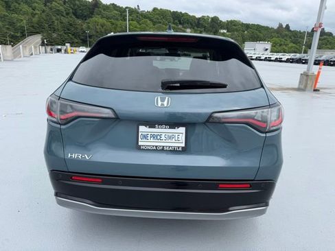 Used 2023 Honda HR-V EX-L image 8