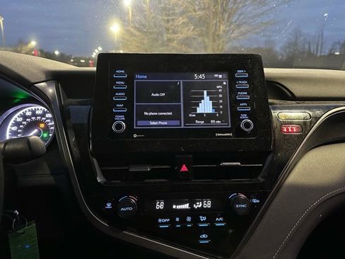 Used 2024 Toyota Camry SE w/ Cold Weather Package image 14