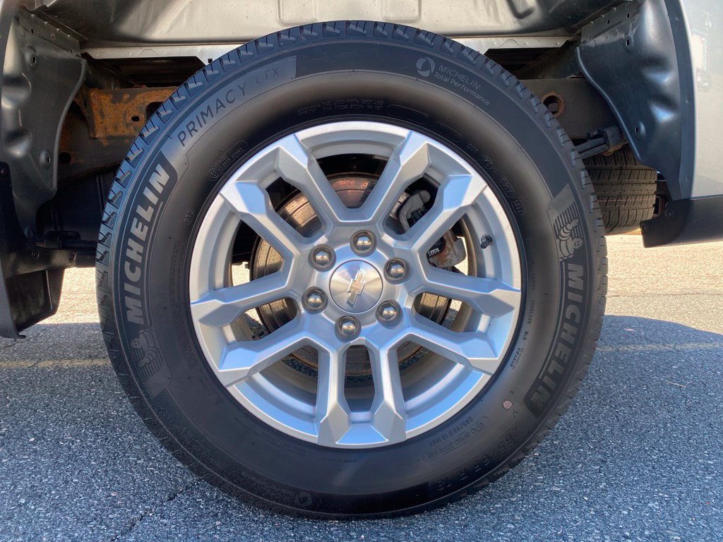 Used 2024 Chevrolet Silverado 1500 LT AWD/4WD image 30
