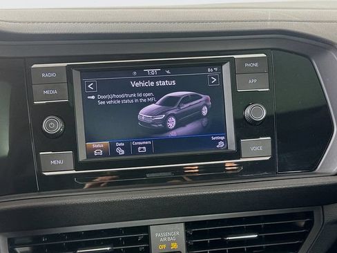 Used 2023 Volkswagen Jetta SE w/ Panoramic Sunroof Package FWD image 15