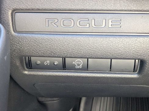 Used 2023 Nissan Rogue S AWD/4WD image 26