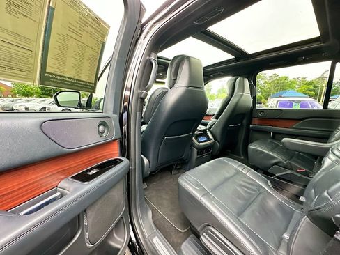 Certified 2022 Lincoln Navigator Reserve RWD image 17