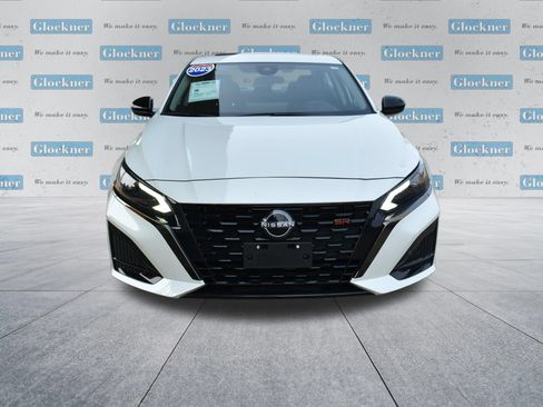 Used 2023 Nissan Altima 2.5 SR w/ SR Premium Package AWD/4WD image 2