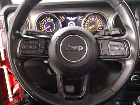 Used 2020 Jeep Wrangler Sport AWD/4WD image 3