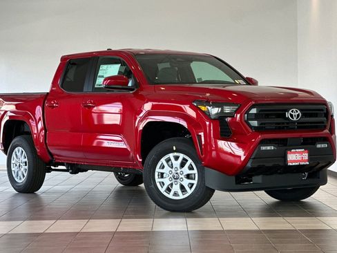 Certified 2025 Toyota Tacoma SR5 AWD/4WD image 3
