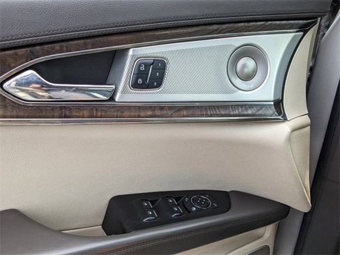 Used 2016 Lincoln MKX Reserve w/ Luxury Package image 17