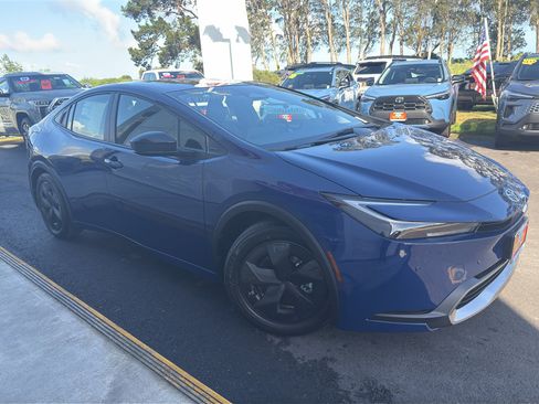New 2026 Toyota Prius Plug-In Hybrid FWD image 6