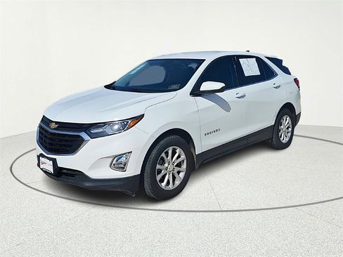 Used 2020 Chevrolet Equinox LT image 2