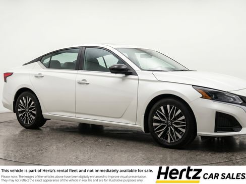 Used 2025 Nissan Altima 2.5 SV FWD image 1