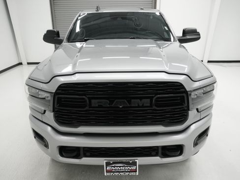 Used 2022 RAM 3500 Limited AWD/4WD image 2