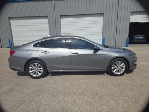 Used 2024 Chevrolet Malibu LT FWD image 2