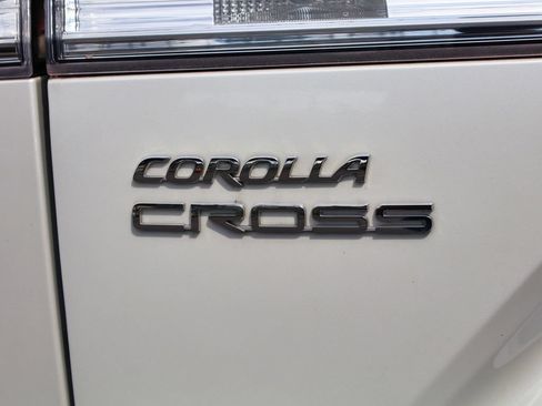 Used 2023 Toyota Corolla Cross LE AWD/4WD image 61