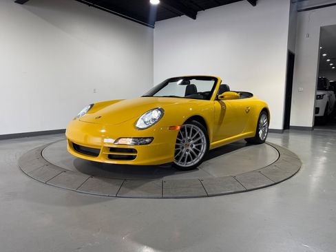 Used 2006 Porsche 911 Carrera RWD image 2