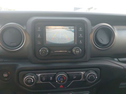 Used 2019 Jeep Wrangler Sport image 26