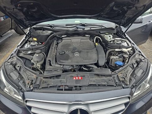 Used 2014 Mercedes-Benz E 350 4MATIC Sedan image 17