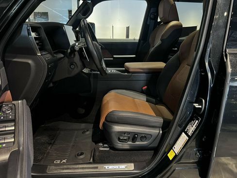 Used 2024 Lexus GX 550 AWD/4WD image 12