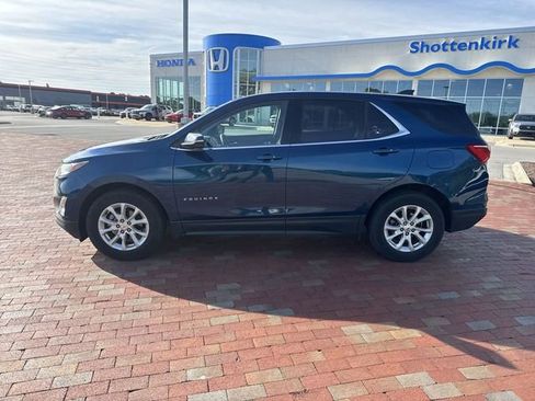 Used 2019 Chevrolet Equinox LT w/ Driver Convenience Package FWD image 3