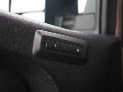 Used 2024 Nissan Titan PRO-4X w/ Pro-4x Convenience Package AWD/4WD image 26