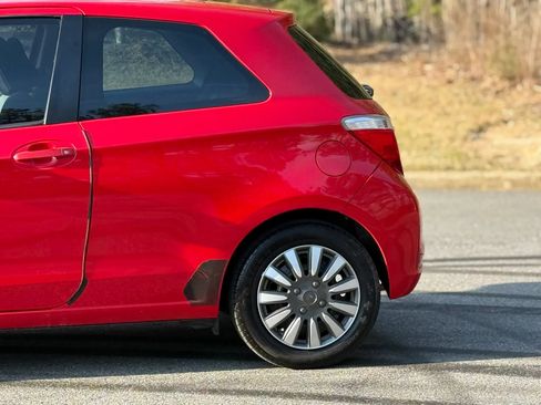Used 2012 Toyota Yaris L FWD image 8