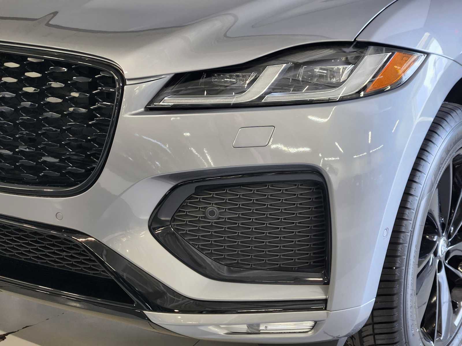 New 2026 Jaguar F-PACE R-Dynamic S AWD/4WD image 12