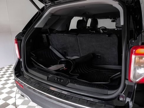 Used 2021 Ford Explorer Limited w/ Equipment Group 301A image 56