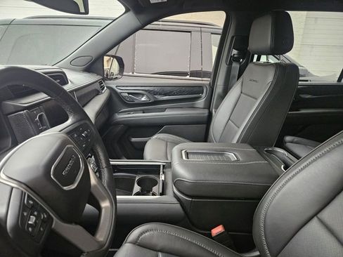Used 2022 GMC Yukon XL Denali w/ Max Trailering Package image 3
