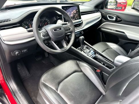Used 2025 Jeep Compass Limited AWD/4WD image 18