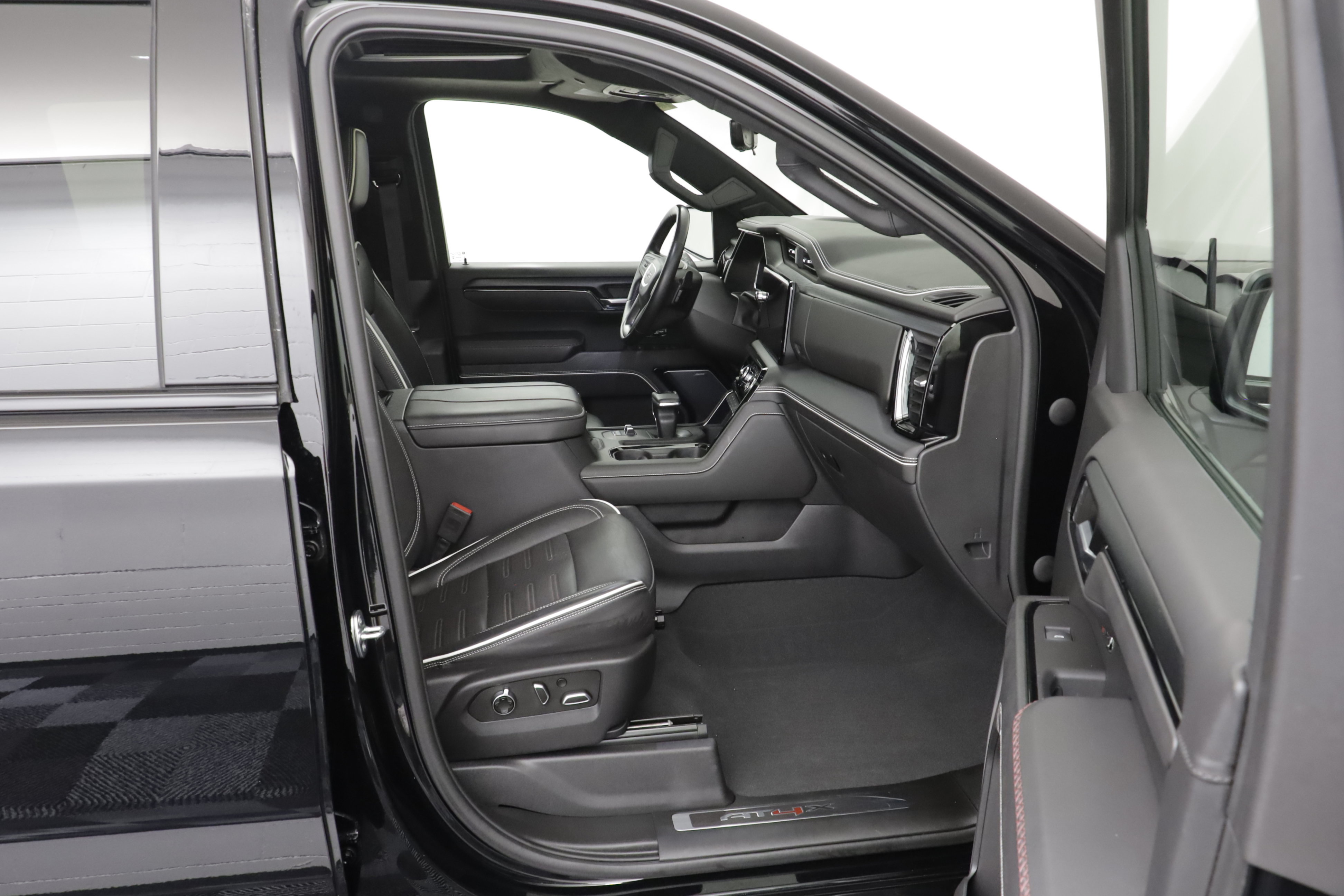Used 2023 GMC Sierra 1500 AT4X AWD/4WD image 26