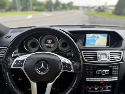 Used 2014 Mercedes-Benz E 550 4MATIC Sedan w/ Premium 1 Package image 18