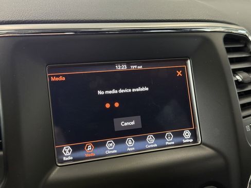 Used 2019 Jeep Grand Cherokee Laredo image 58