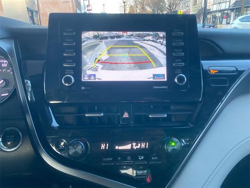 Used 2024 Toyota Camry SE w/ Convenience Package image 19