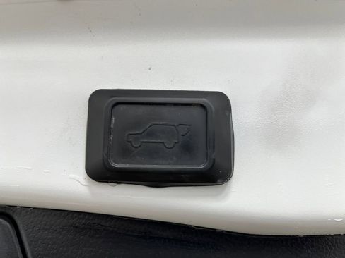 Used 2022 Toyota RAV4 XLE w/ Convenience Package image 35