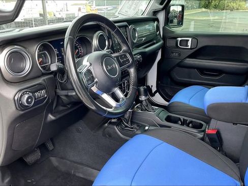 Used 2020 Jeep Wrangler Unlimited Sahara w/ Uconnect 4C Nav & Sound Group AWD/4WD image 13