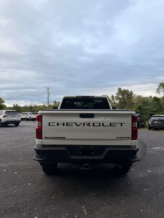 Used 2024 Chevrolet Silverado 2500 Custom w/ Custom Convenience Package AWD/4WD image 4